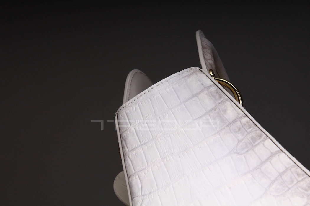 Сумка из кожи крокодила, middle