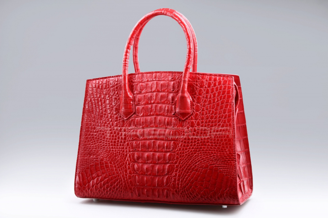 Сумка из кожи крокодила