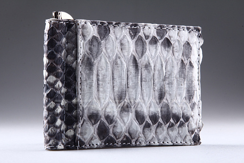 Зажим из кожи питона