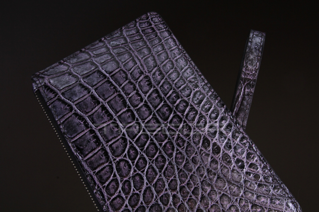 Сумка из кожи крокодила